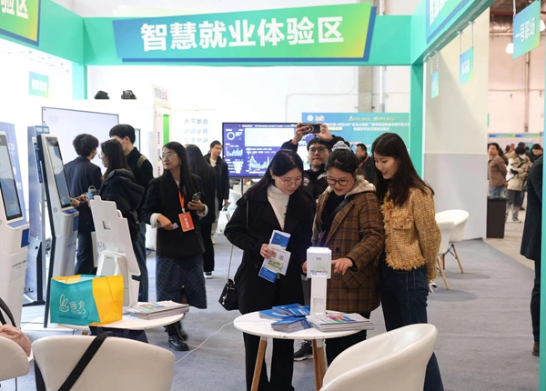 2024“流动科学课”落地河南 天文、物理等领域科学家、抖音达人齐上阵