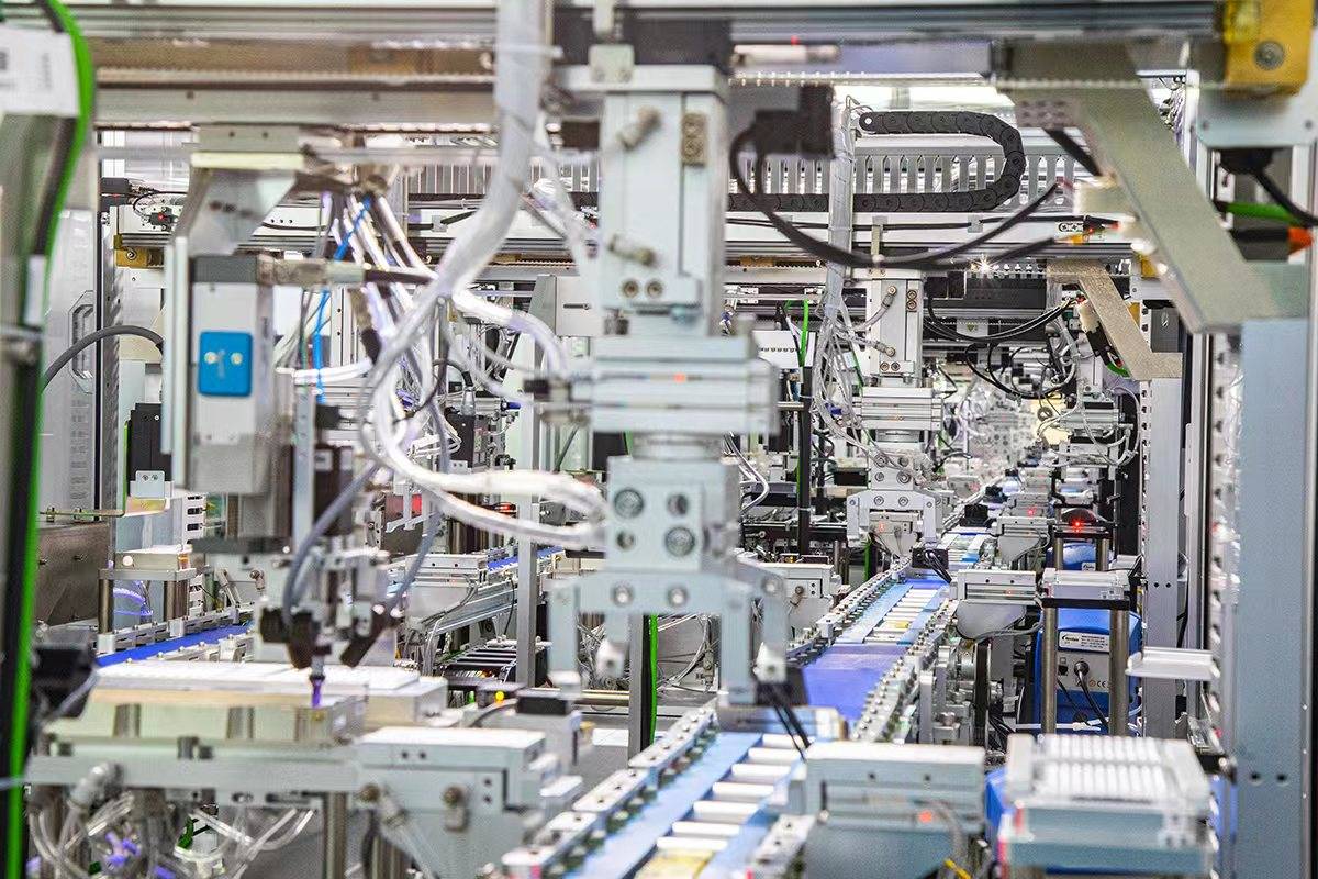 二〇二三年规模超五千亿元——低空经济乘势起飞