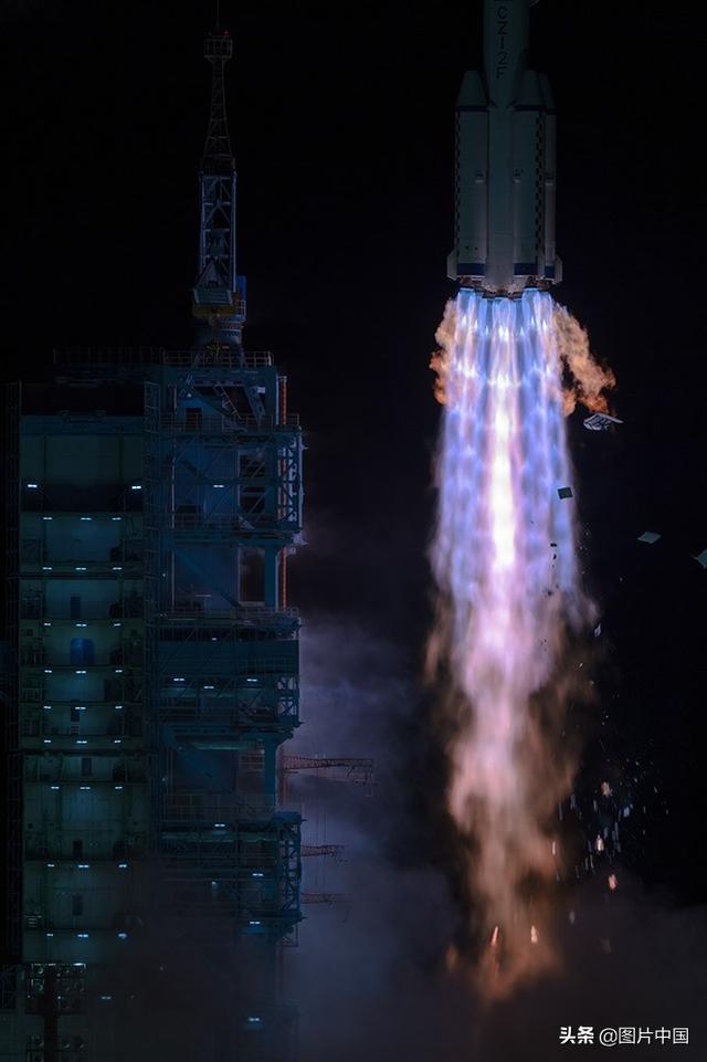 60秒回顾神舟十八号发射精彩瞬间