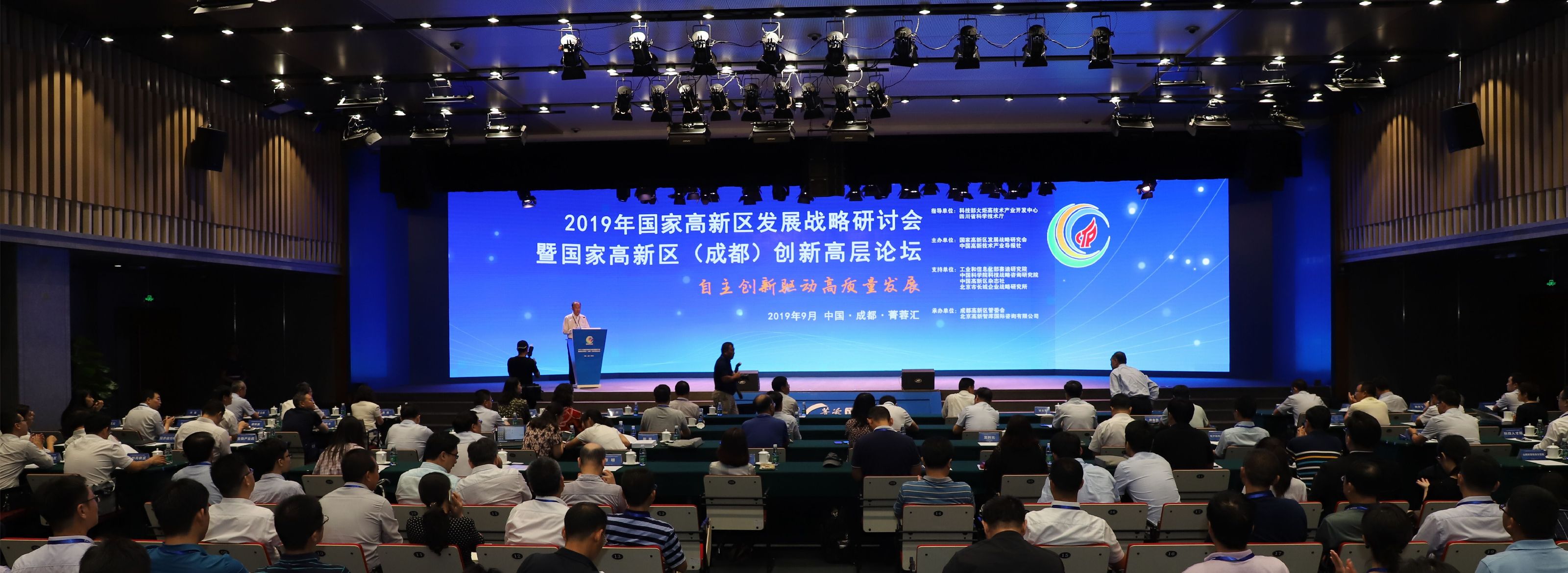高质量发展调研行｜未来，望远镜竟然可以“长”在海底