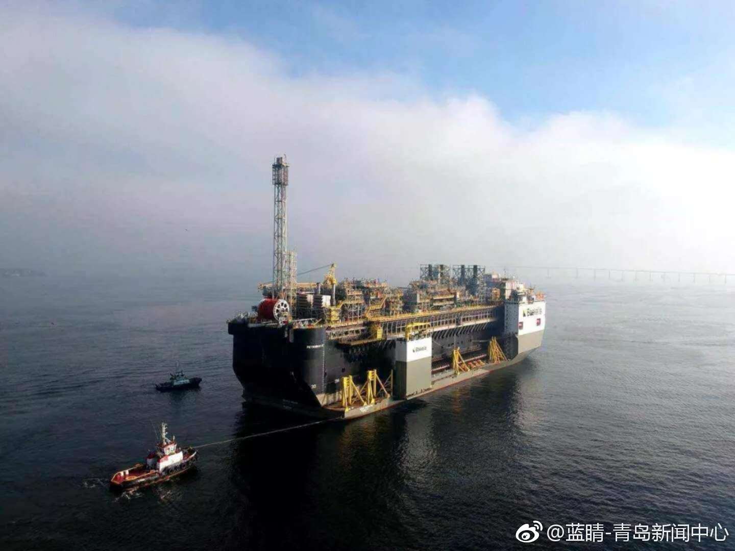 亚洲首艘圆筒型“海上油气加工厂”运抵作业海域