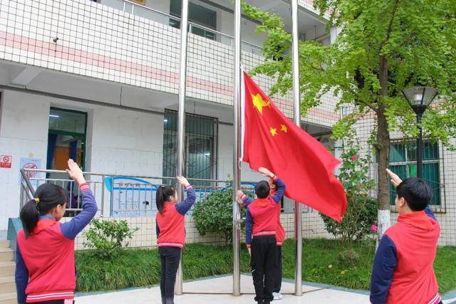 秀我中国｜月背升起的五星红旗材料是岩石？听听专家讲原理