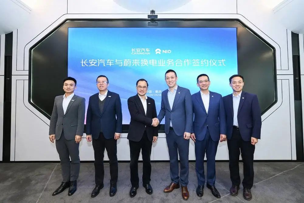 百城焕新季｜深蓝汽车CEO邓承浩：中国汽车行业电动化转型走出中国的姿态