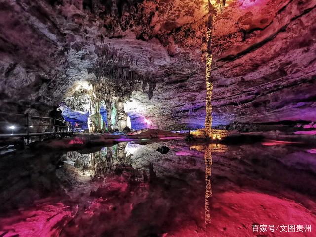 中外洞穴科学家对贵州双河洞开展联合科考