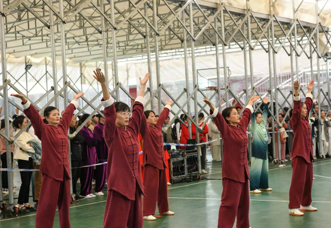 反诈茶饮包、防非八段锦,蚂蚁玩出“养生式投教”新花样