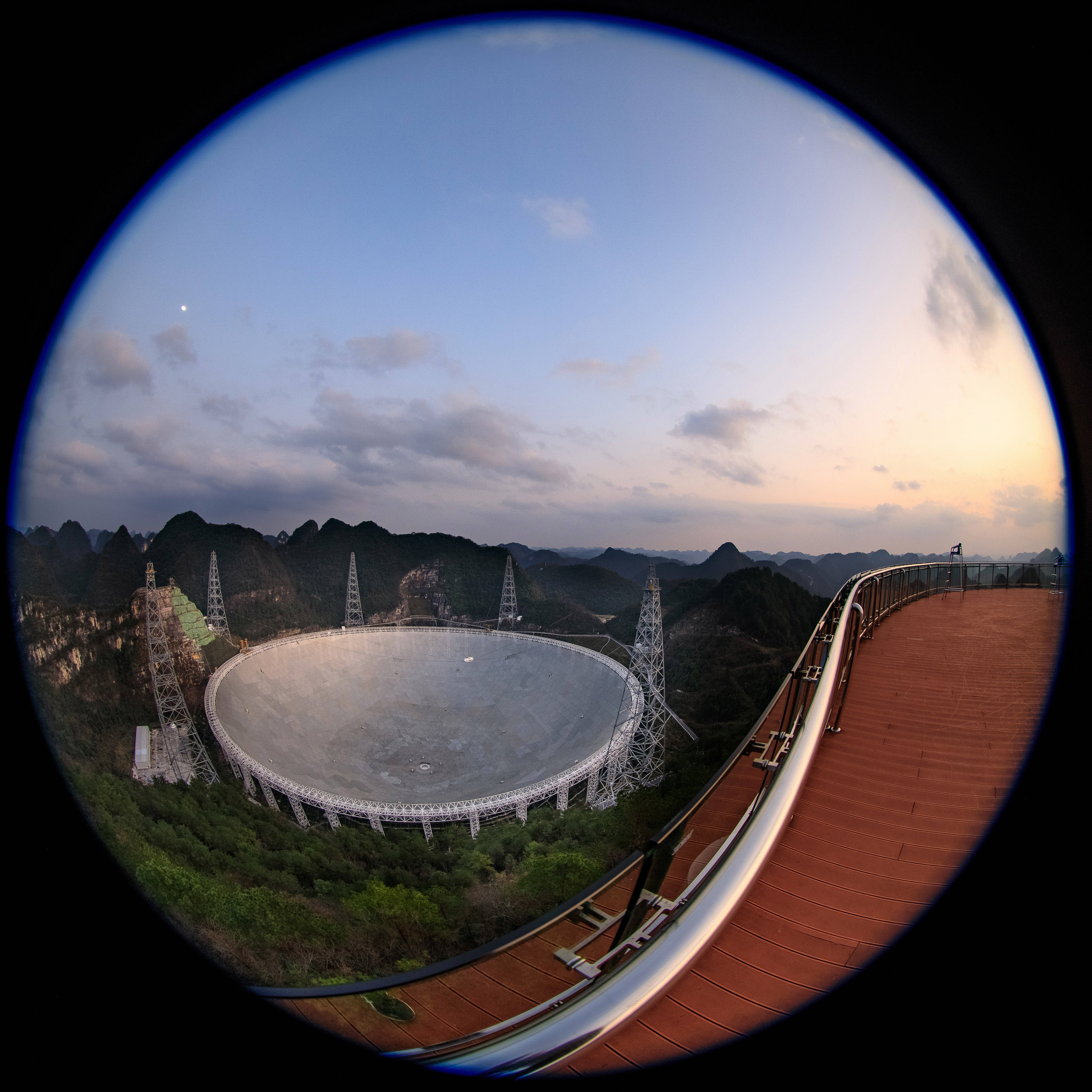 中国天眼的奇幻美景