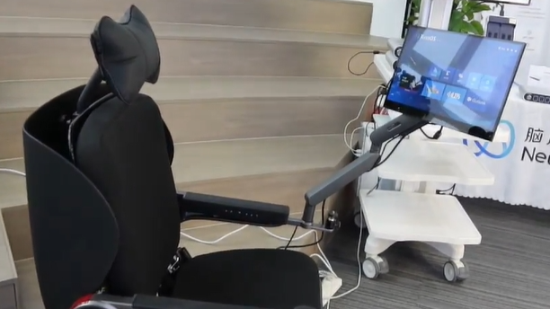 语言障碍患者通过脑机接口实现意念合成汉语
