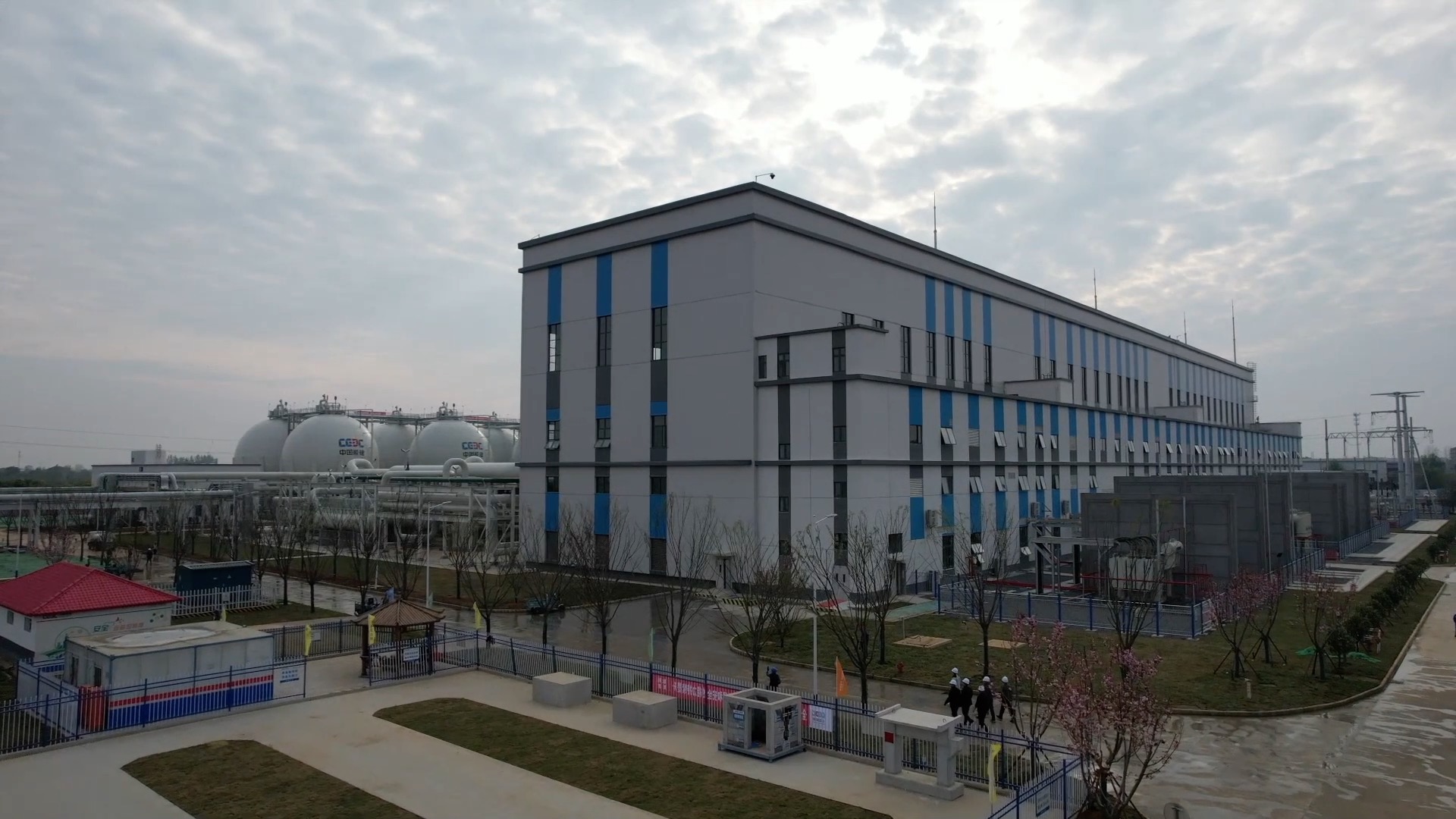 新华社消息｜我国首座300兆瓦级压气储能示范工程全容量并网发电