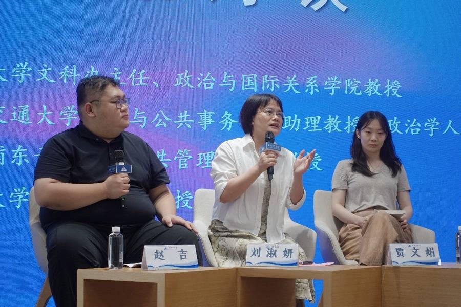 骑手与各界代表谈“算法”，专家：骑手工作有自主性，更需改善“生活算法”