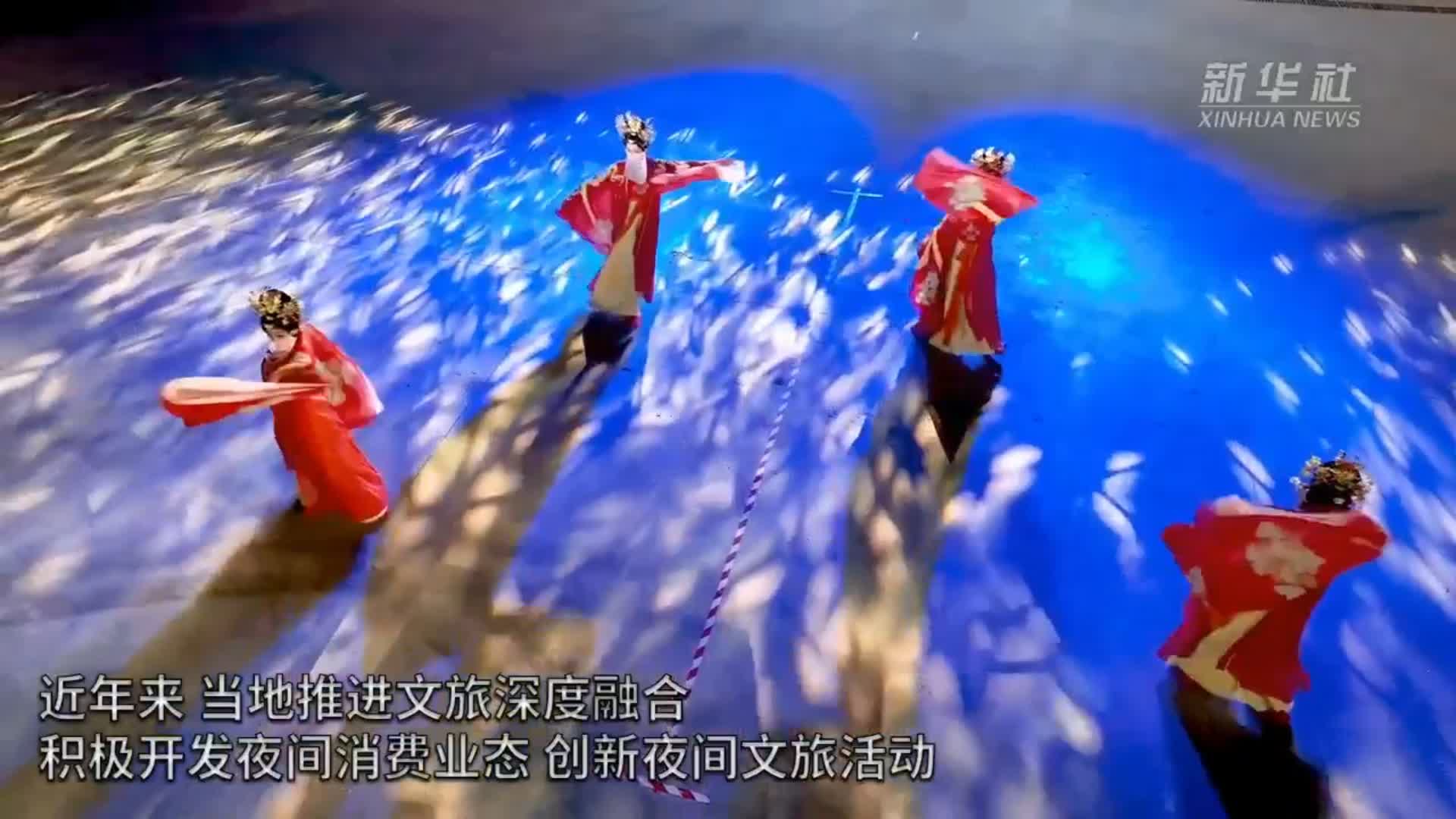 新华全媒+丨这群“00后”用AI表白年味