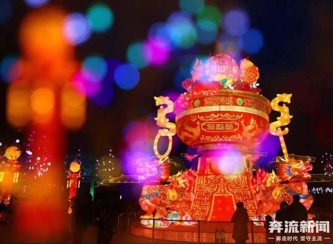 春节里的科技范丨带机器人逛灯会是种什么体验