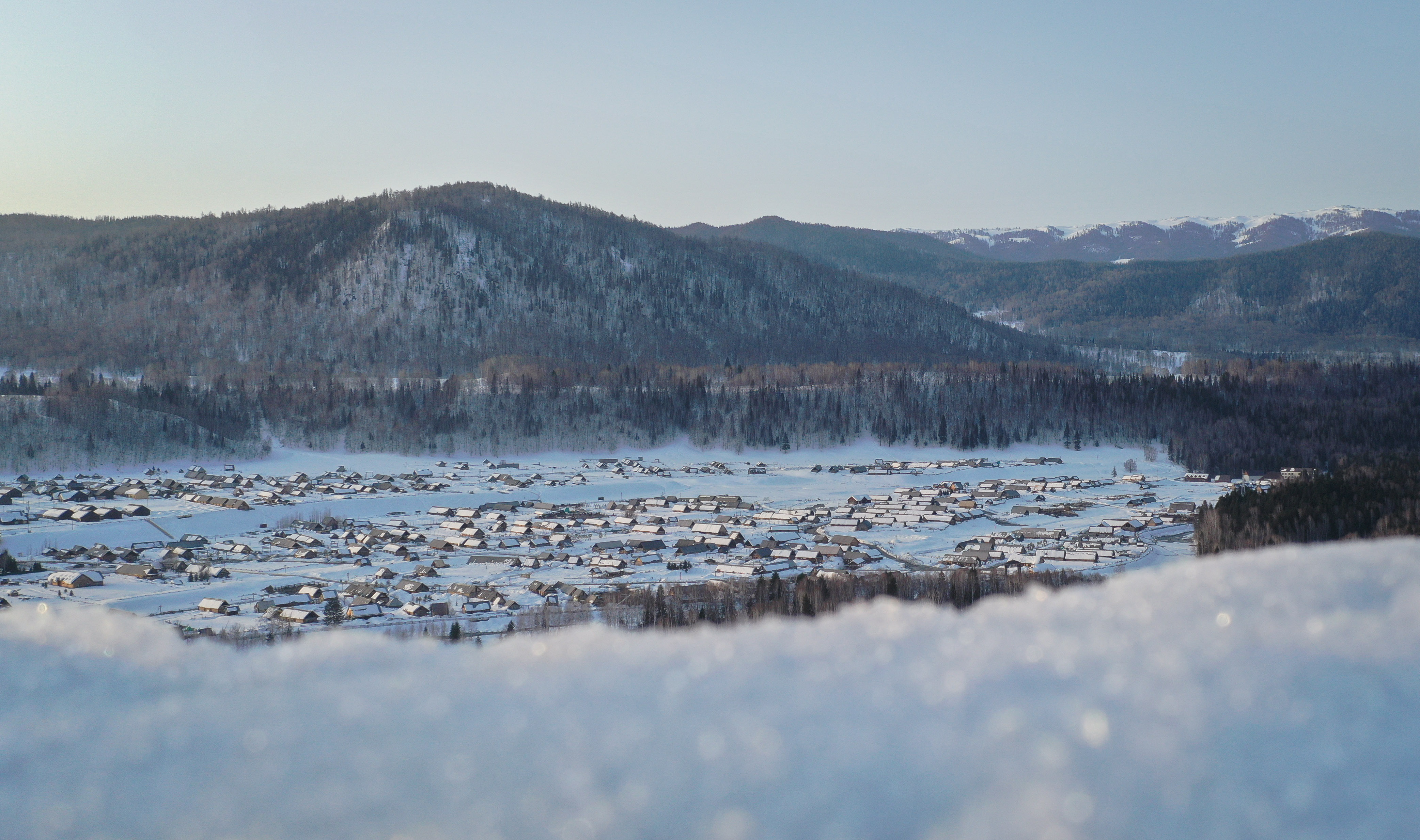 新华全媒+丨我国首套直升机航空大地电磁探测系统成功应用