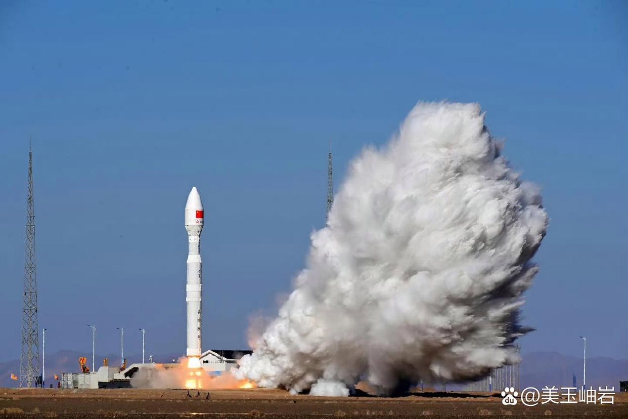 新华社消息｜我国成功发射通信技术试验卫星十五号