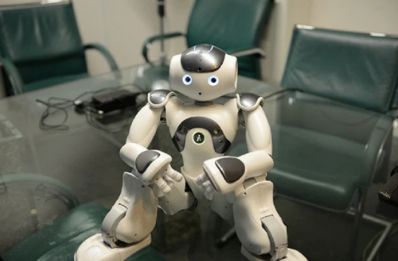 人形机器人加速“拟人化” 商用前景可期