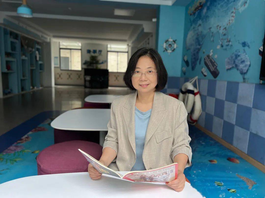 以青春之名育时代新人，袋鼠妈妈青春美校园公益行全国首站落地广州