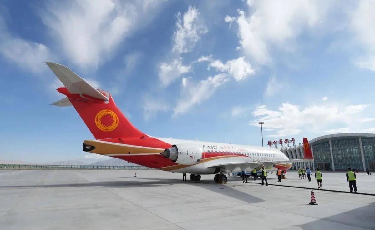 C909飞机首次交付老挝航空
