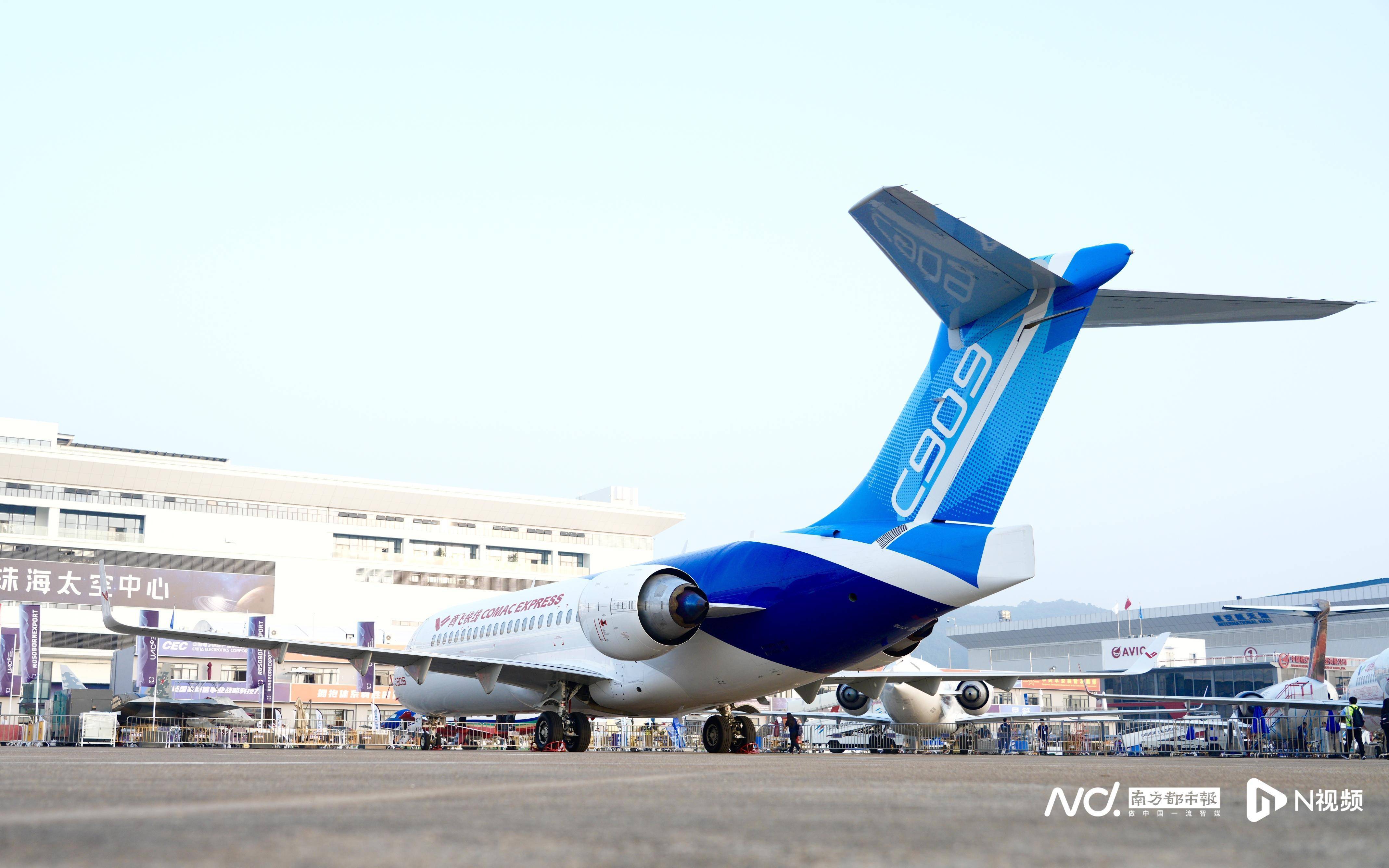 C909飞机首次交付老挝航空