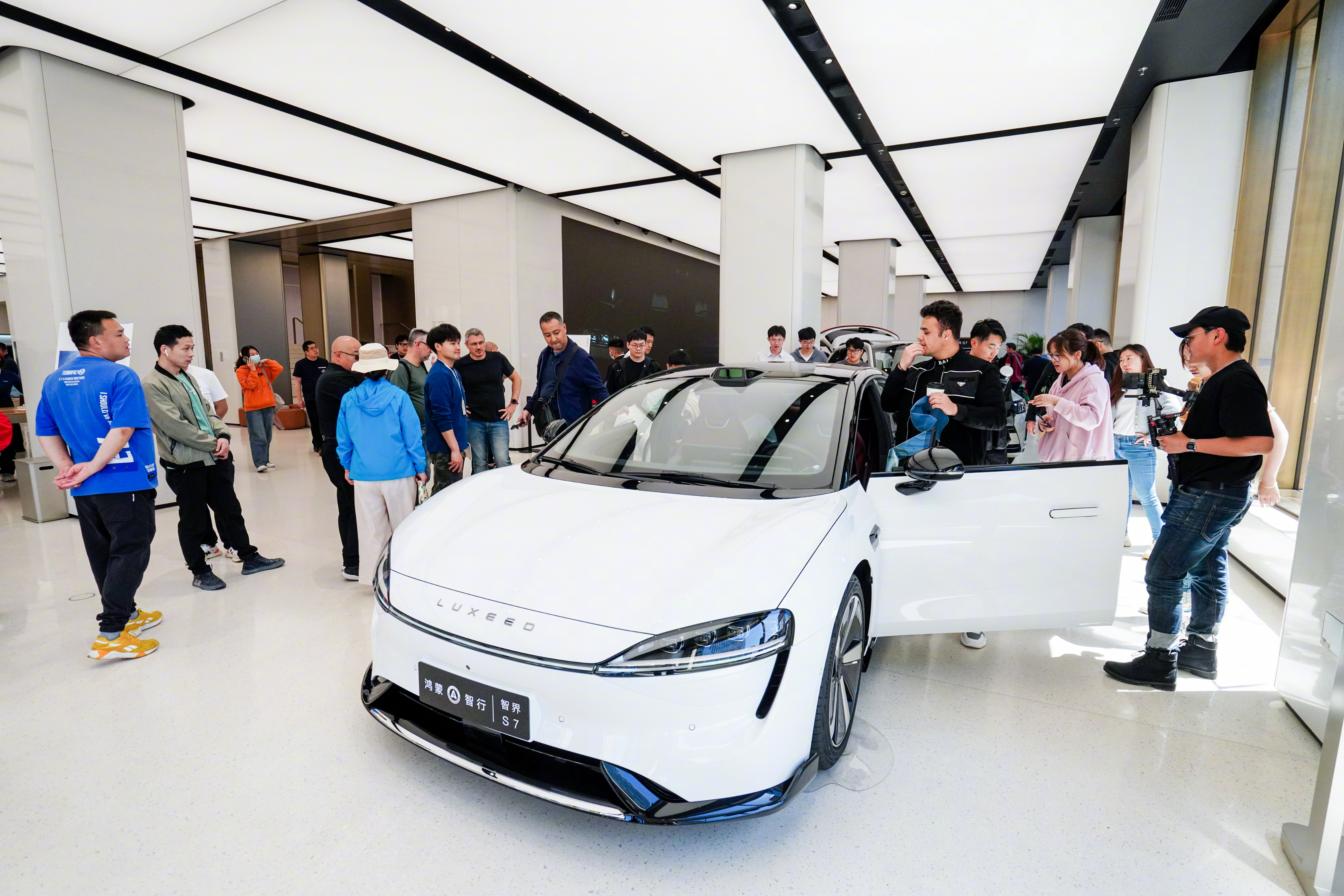 智界品牌之夜，智界R7&S7推出新版本