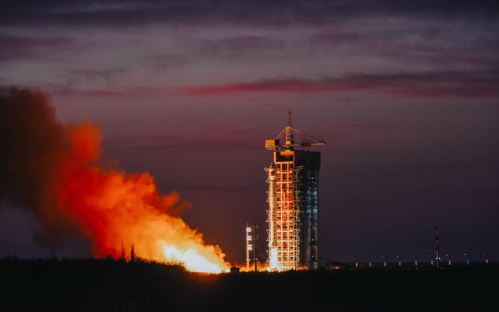 我国成功发射试验二十七号卫星01星-06星