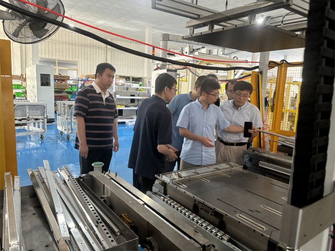 我国科研团队利用“机械线虫”实现动物颅内精准送药