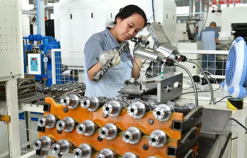 秀我中国｜科博探秘：科博会上的爬墙检修“大蜘蛛”