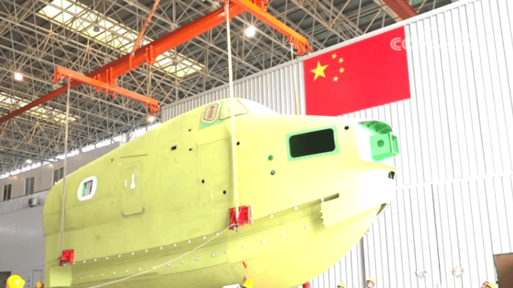 新华社消息｜AG600“鲲龙”批生产首架机完成生产试飞