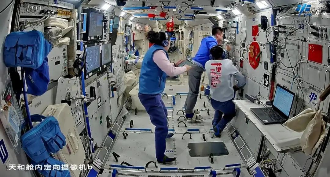 神舟二十号航天员乘组首次出舱状态如何?