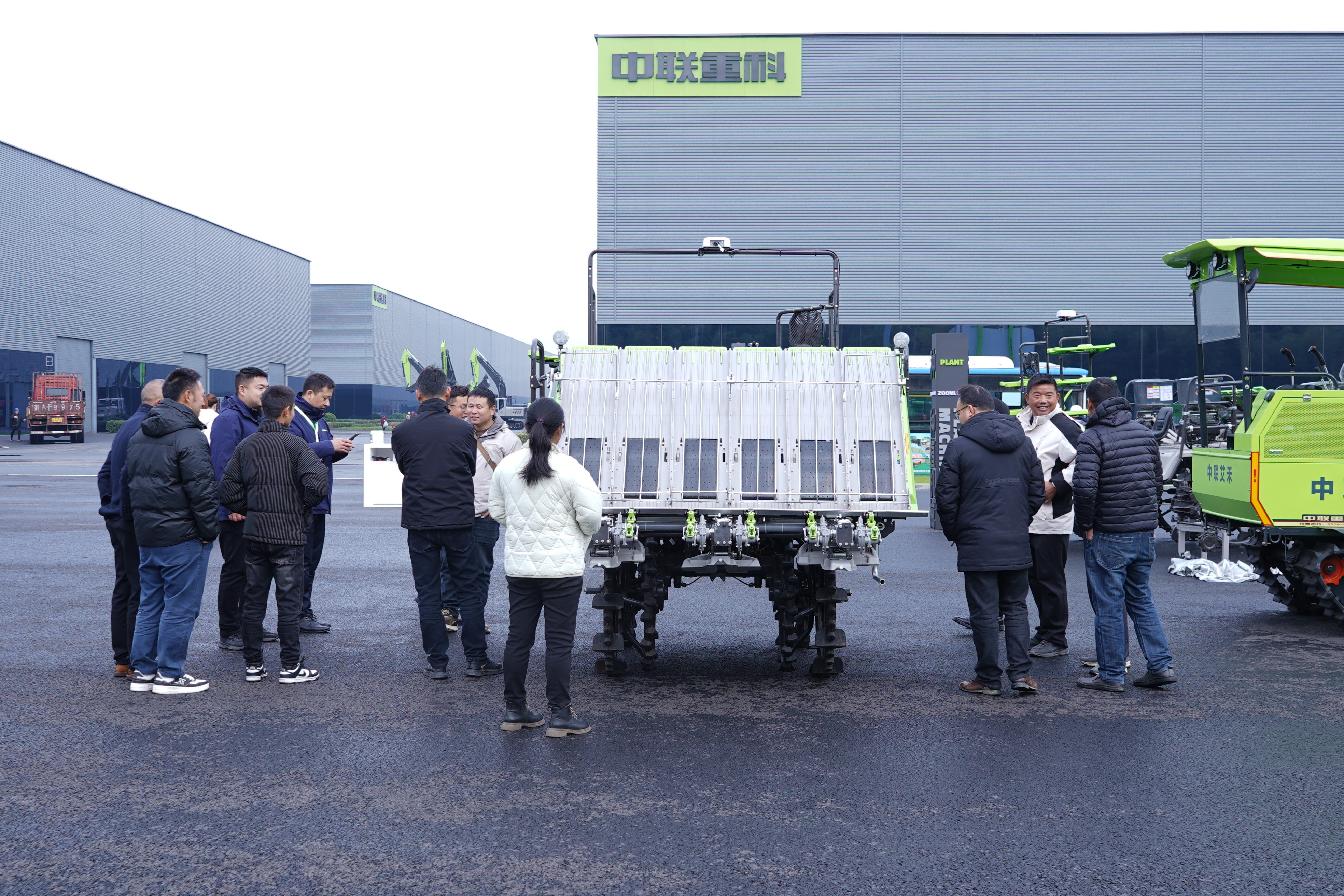 科技赋能解锁插秧“新姿势”