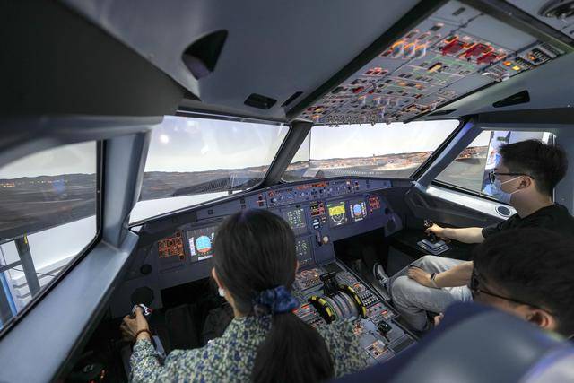 第三届民航科教创新成果展速写