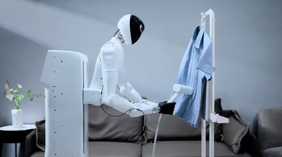 料箱搬运、垃圾清理、商品扫码……直击人形机器人技能大赛现场