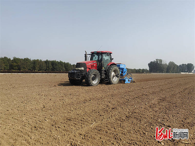 智能农机让农民“慧”种地