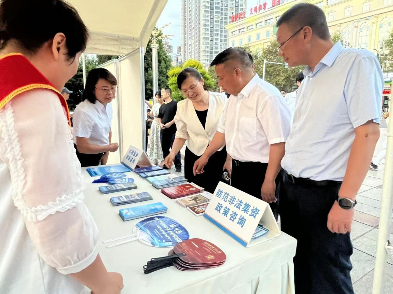 挖潜典型应用 多部门推进“数据要素×”行动走深