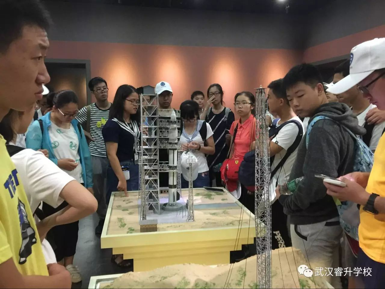 记者手记：从“离科学最近的地方”扬帆报国之路