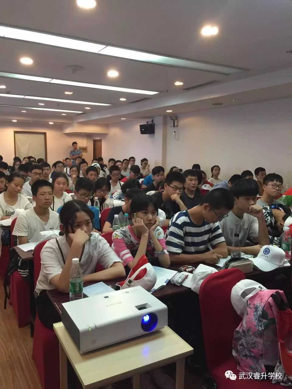 记者手记：从“离科学最近的地方”扬帆报国之路