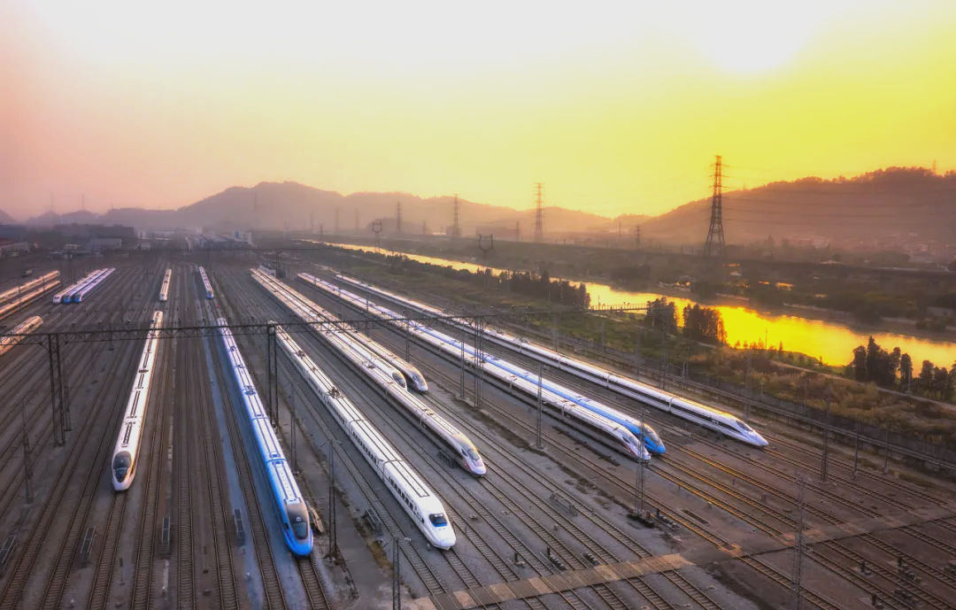 中国高铁领跑优势持续扩大