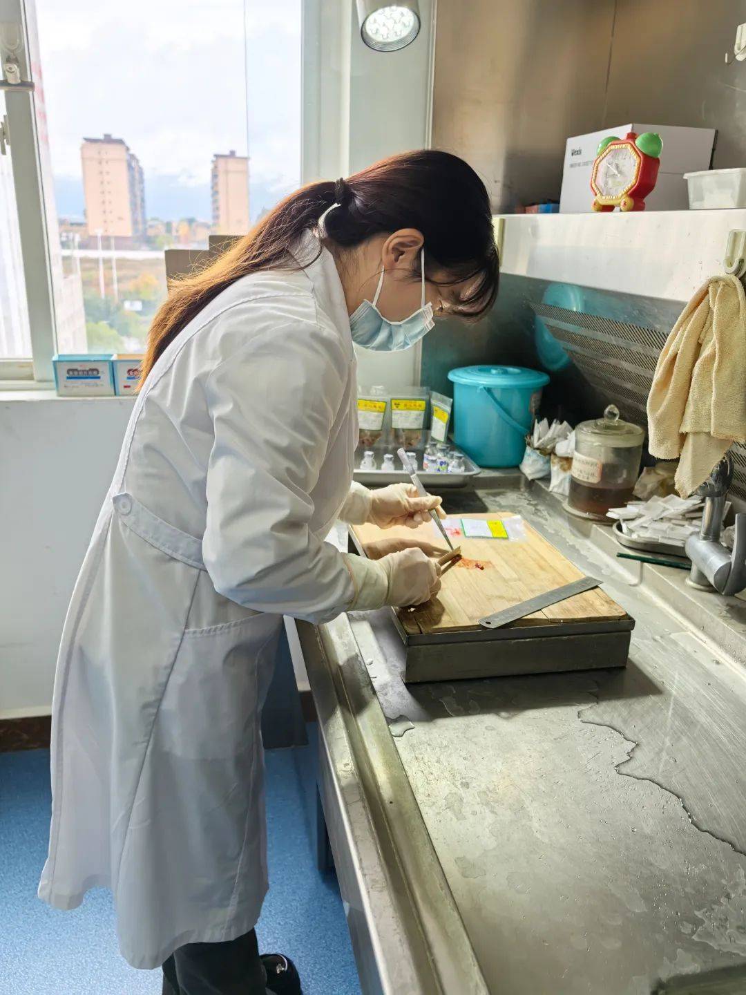 西部首例！脊髓损伤患者脑机接口手术于四川大学华西医院顺利完成