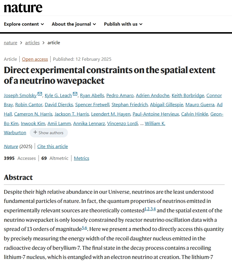 看微距镜头下晶粒小鬼伞的“孢子风沙”