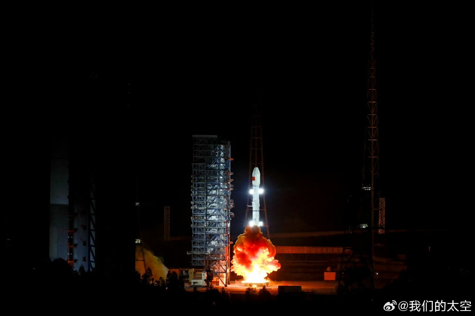 无人机视角见证长征十二号火箭奔赴星辰大海