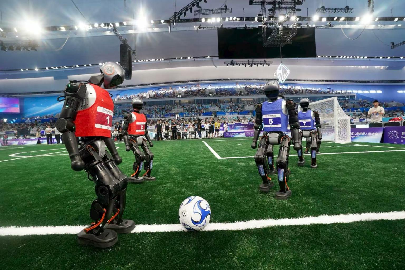 “清华火神队”为何能斩获机器人足球赛世界冠军？