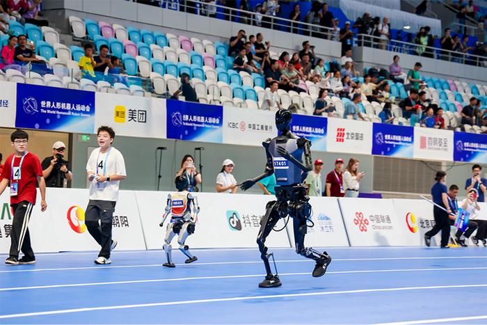 人形机器人，更快更高更强