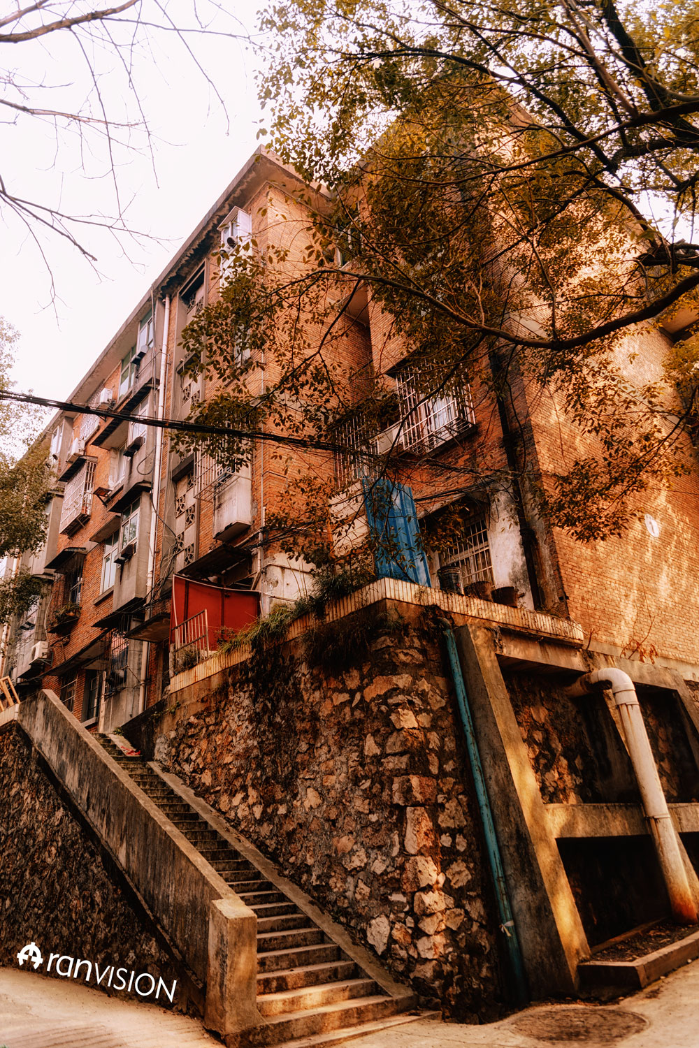 高空看低空：一座小镇的“飞天梦”